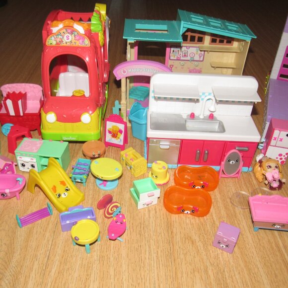 Shopkins Shoppies Happy Places 70+ Pc House Pool Stable Food Truck Dolls - Picture 2 of 12